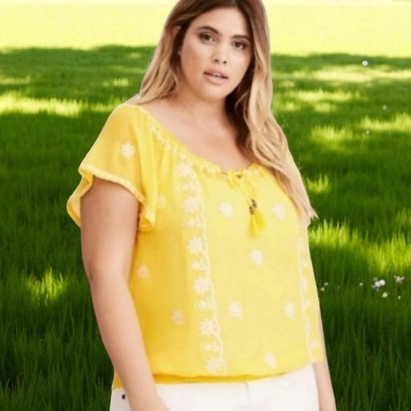 Torrid Yellow Embroidered Flutter Sleeve Peasant Top - Picture 1 of 8